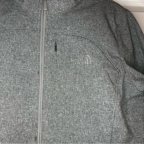 The North Face Women’s Waterproof Softshell Jacket | Size Large | Fleece Lined - Picture 2 of 8